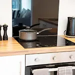 New! 2Br In Media City