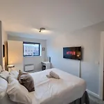 Canal Side Flat By City Superhost