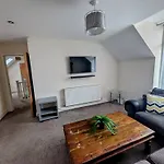 Stunning Modern 2 Bedroom Apartment - Perfect Getaway