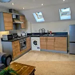 Stunning Modern 2 Bedroom Apartment - Perfect Getaway