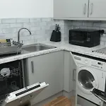 Mdz Luxe Stays-Sleeps 6