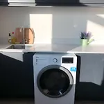Prime Central-Luxury 1Br Apartment-Free Parking-Fast Wi-Fi