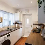 Cosy 3 Bedroom House In Quiet Residential Area