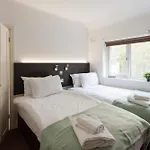 Cosy 3 Bedroom House In Quiet Residential Area