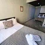 City Centre Hidden Gem Sleeps 22 By City Superhost