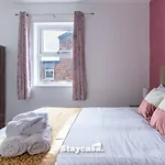Modern 5-Bed Haven Near Manchester City Centre