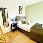 Kozy Salford 4Br 9Ppl 5 Mins To City Centre