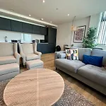 Lovely 1 Bed Apartment - Old Trafford