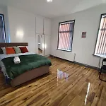 Double-Bedroom In The Heart Of Harpurhey Manchester Perfect For Short Stays