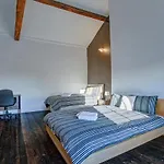 Manchesters Ultimate House - Hot Tub - Sleeps 23!