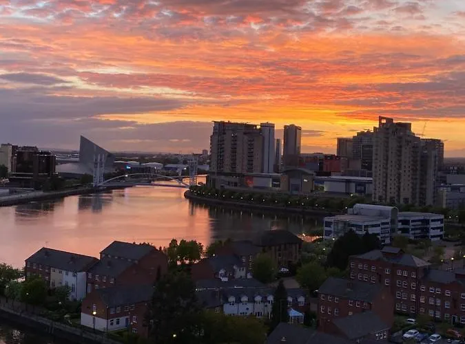 Waterfront View Studio Apartment Man Utd Stadium