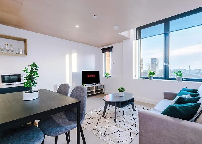 Sky Gardens - Modern Duplex Apartment