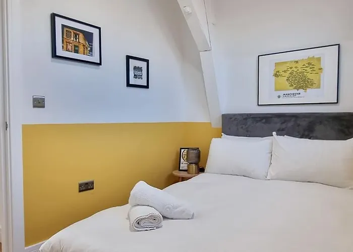 City Superhost: Cosy 2 Bedroom Home