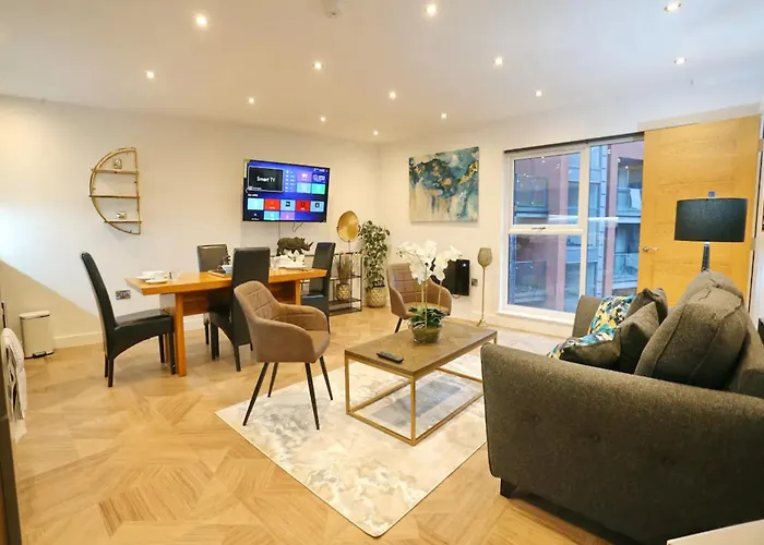 Pass The Keys Superking Bed Penthouse Perfect For Couples