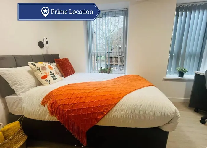 Artistic Studio Apartment In Stretford