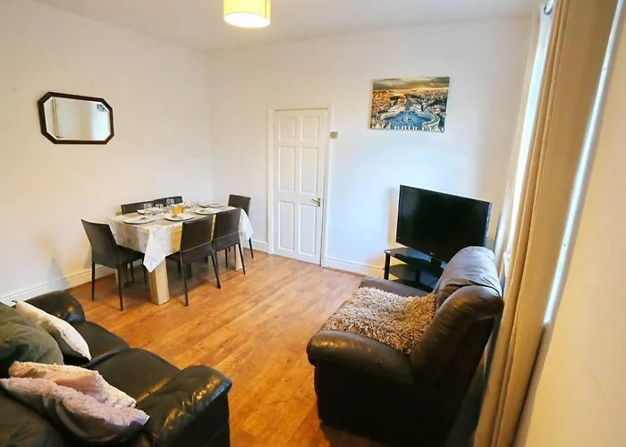 3X Parking Opposite Park Walk To Salford Uni Pass The Keys