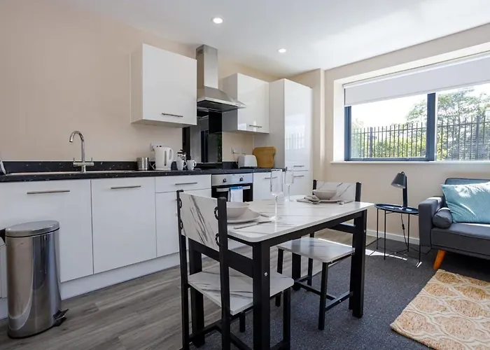 Bright & Spacious 1 Bedroom Manchester Apartment