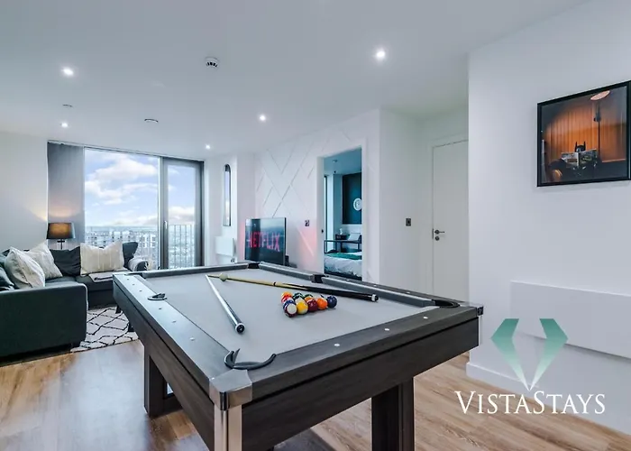 Modern 2 Bed Apartment In Manchester City Centre With Pool Table