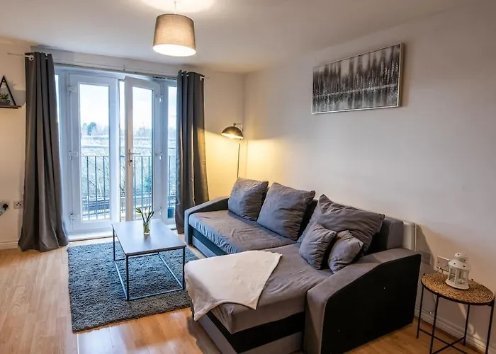 Manchester City Centre Apartment, Free Parking, Sleeps 6, Smart Tvs, Long Term Disc