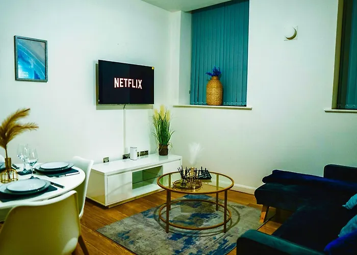 M1 Manchester City Apartment - Blue Lagoon