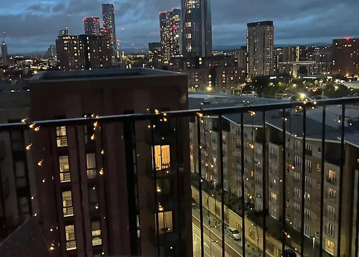 Stunning City View 10Th Floor 1 Bed City Apartment With Large Balcony! -Access To A Free Gym