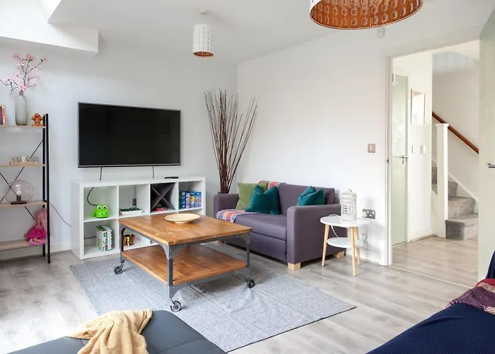 Exquisite 4 Bedroom 2 Bath Parking Etihad Stadium