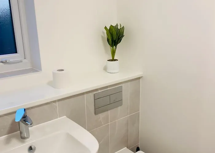 Modern New Built Kingsize Ensuite