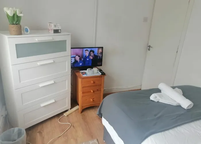 Gorton Elsham Gardens Apartment - Delight Suites