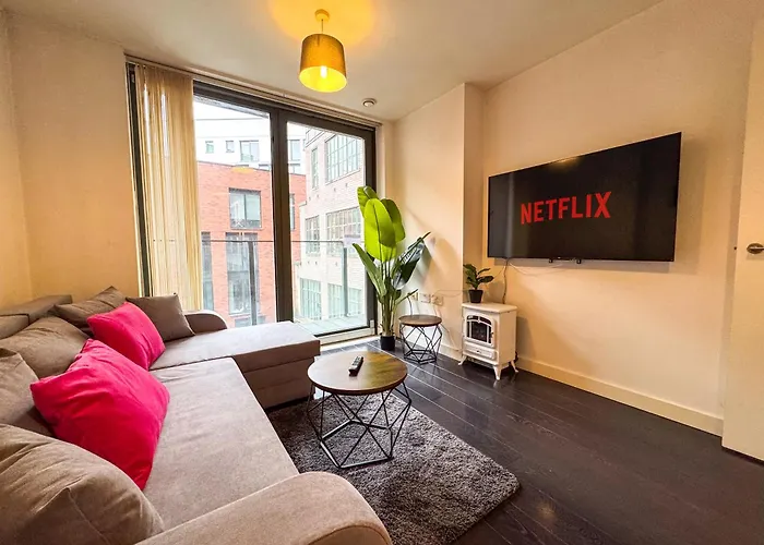 2Br Apartment - Manchester City Centre - Balcony