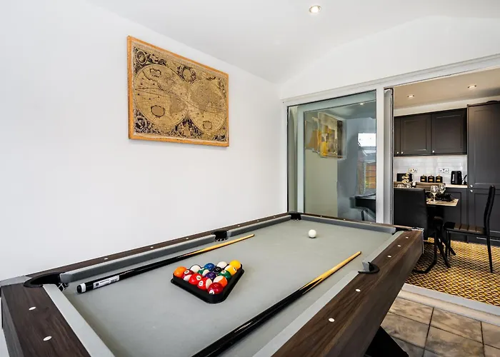 Droylsden Eden - Next To Tram - Free Parking Near Coop- Live & Etihad Stadium