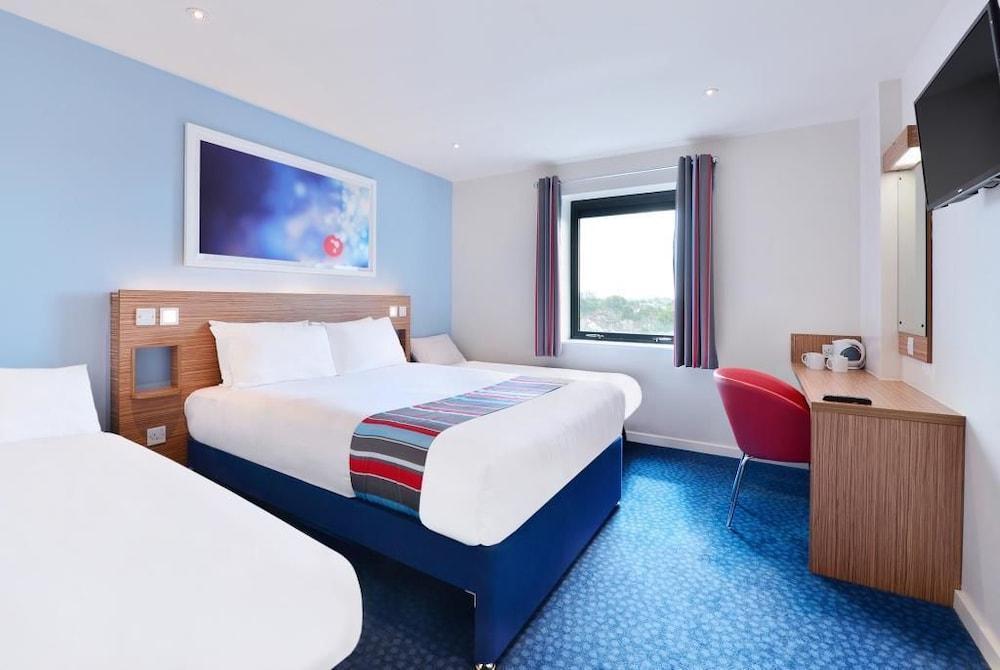 Travelodge Hotel 3*