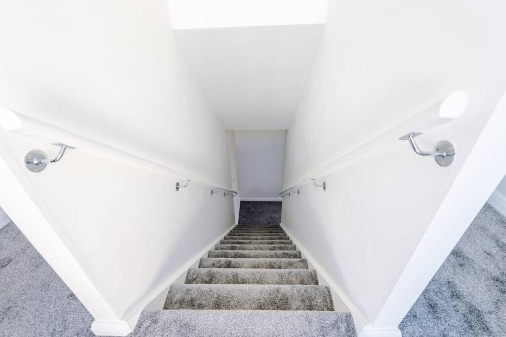 3 Bedroom House Hosted By Mcr Dens Apartment Manchester