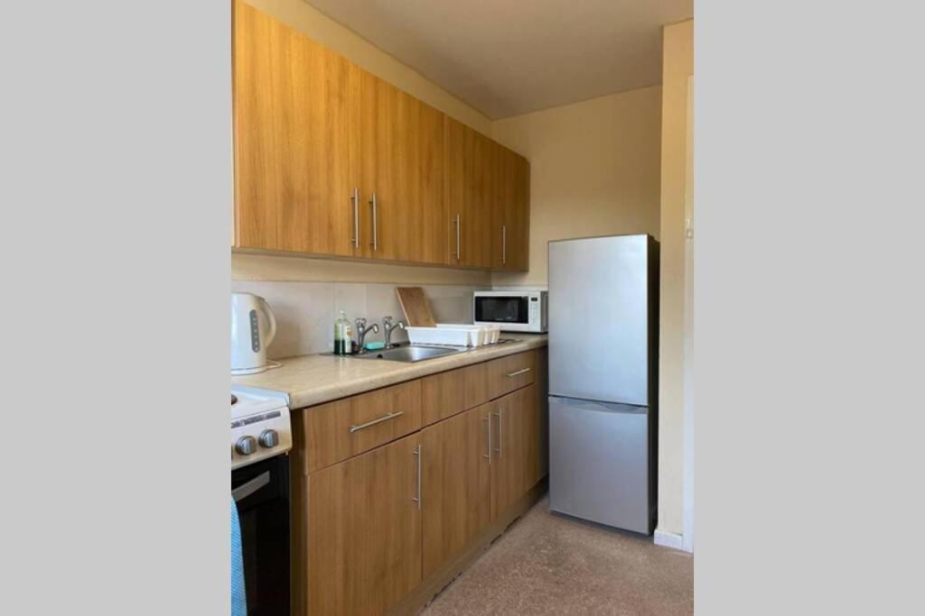 Conveniently Situated 1bed Apt In Stretford Apartment Manchester