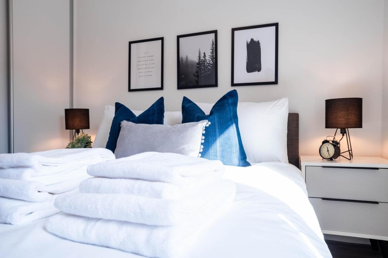 Luxe Interchange Near Old Trafford - Media - The Quays Apartment