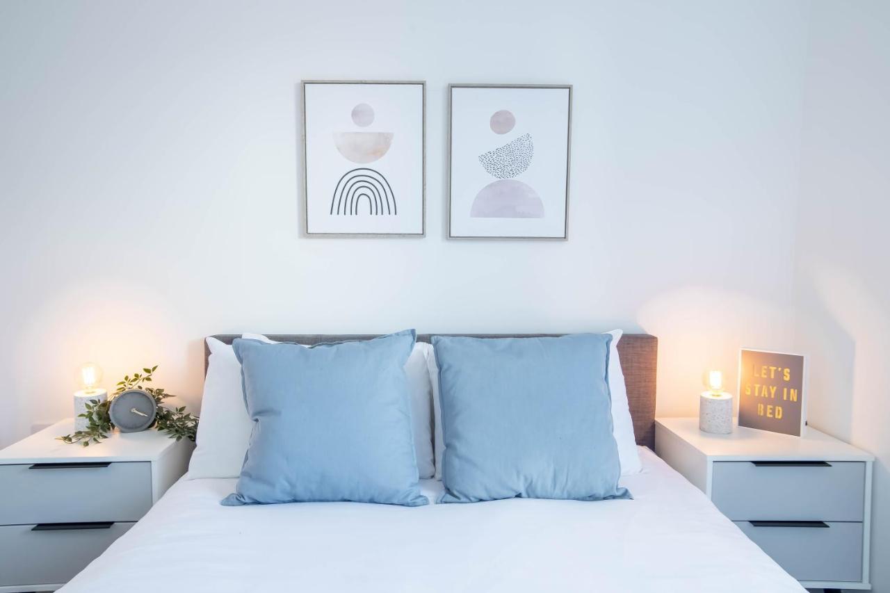 Luxe Interchange Near Old Trafford - Media - The Quays Apartment