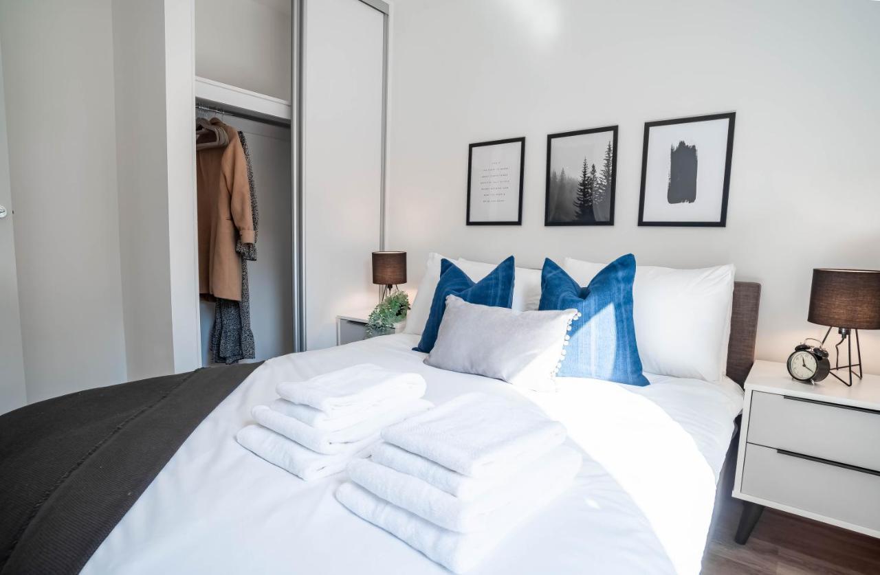 Luxe Interchange Near Old Trafford - Media - The Quays Apartment *