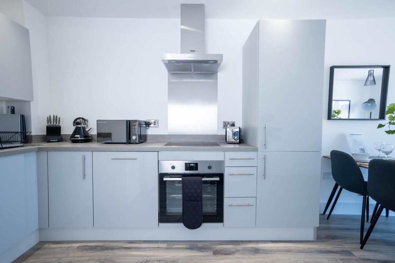 Luxe Interchange Near Old Trafford - Media - The Quays Apartment