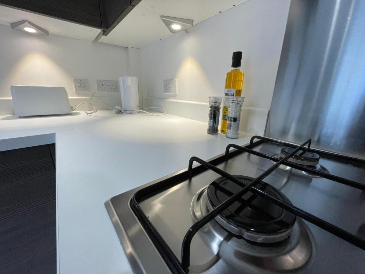 Large Bright King Sized - Short Walk From Cc * Manchester