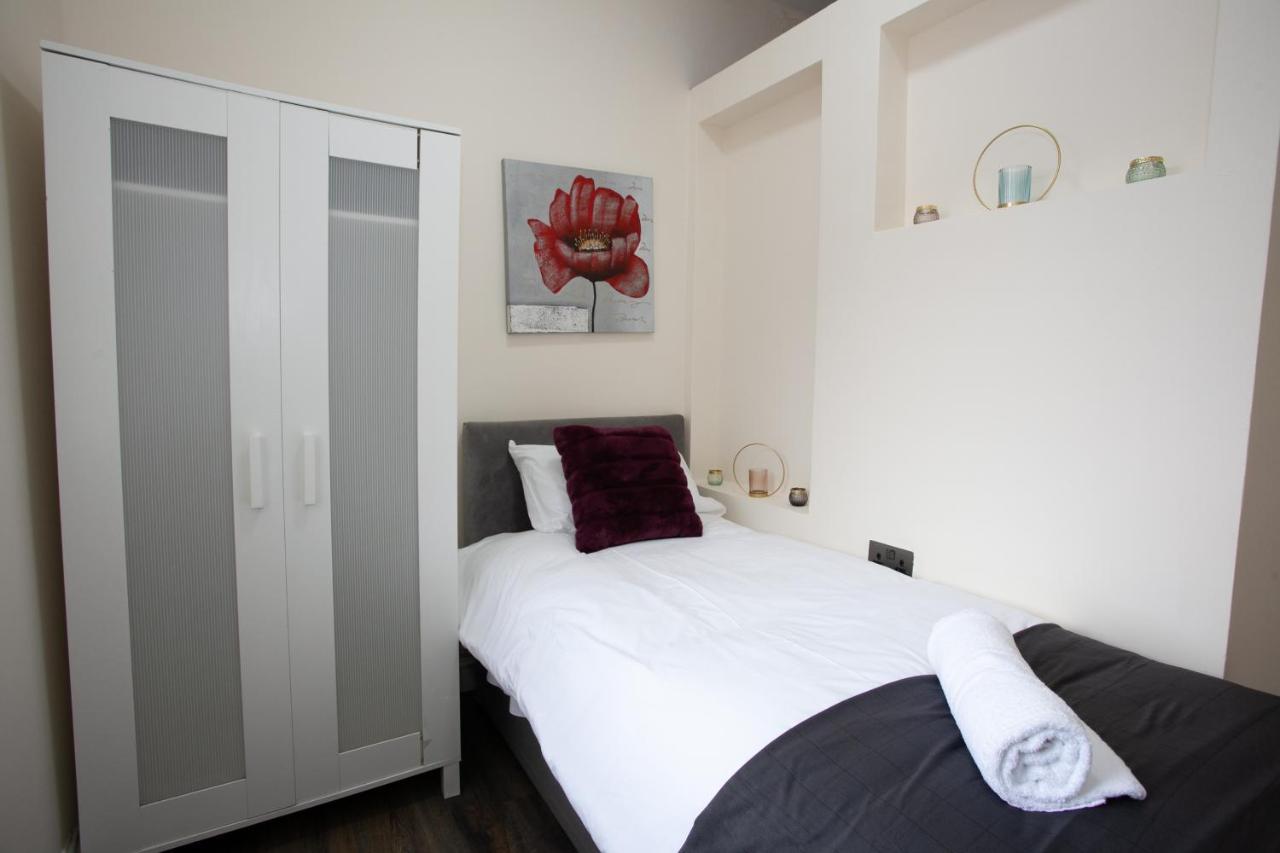 Holiday home 6 Bedroom House 10min Drive From Centre *