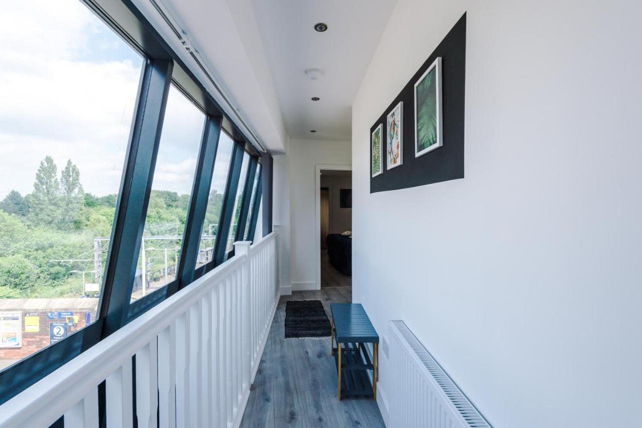 Rest & Recharge At The Station Apartment