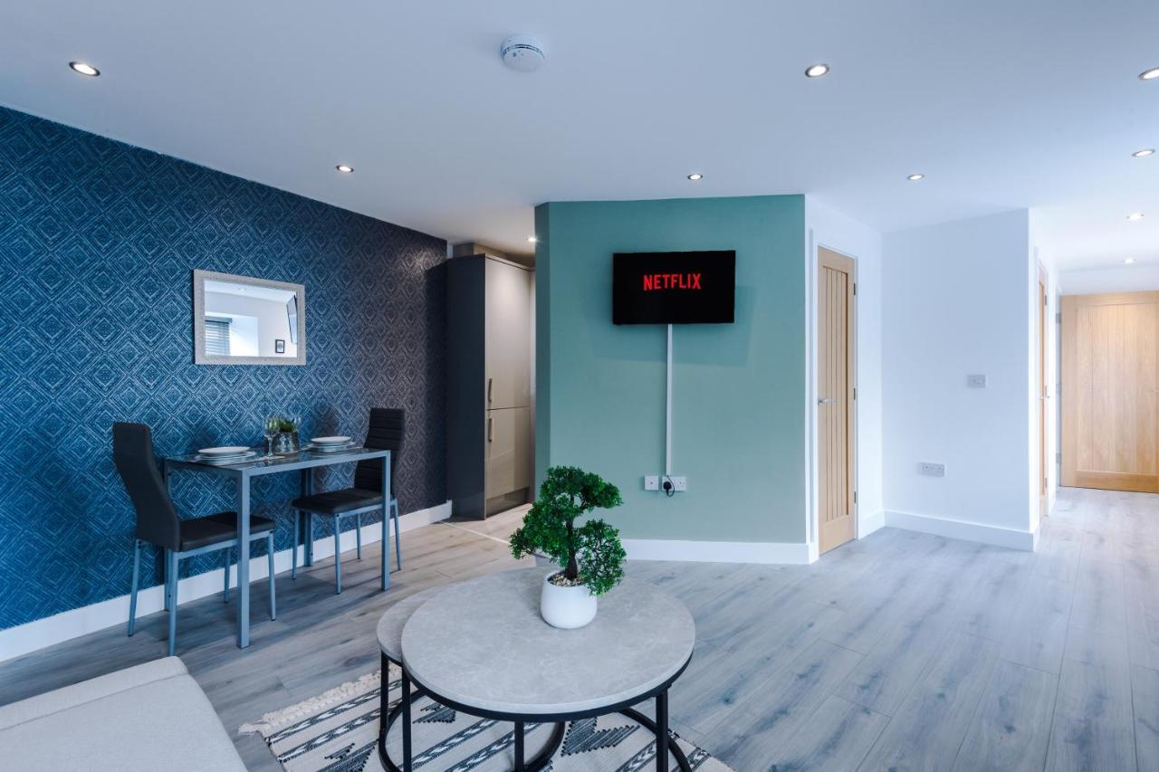 Rest & Recharge At The Station Apartment