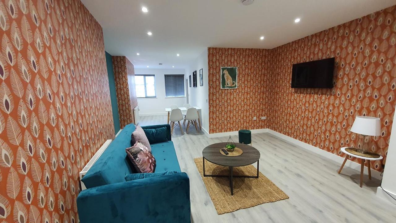 Apartment Rest & Recharge At The Station *
