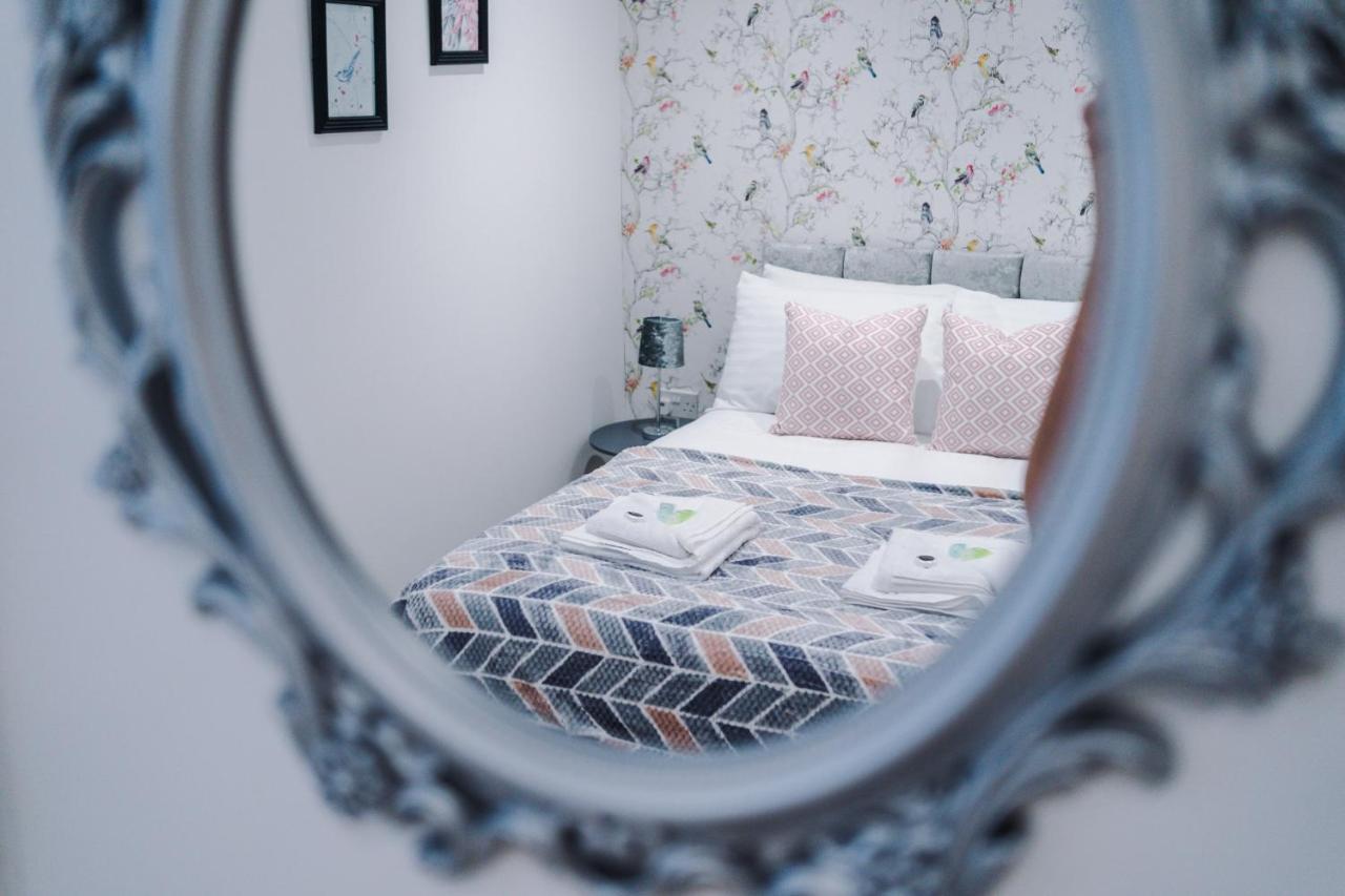 Rest & Recharge At The Station Apartment