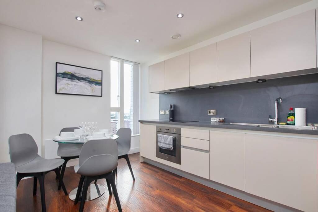 Apartment Lovely - Private Parking - Stadium Views