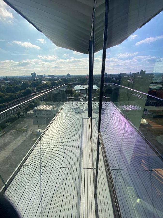 Penthouse With Balcony Views * Manchester