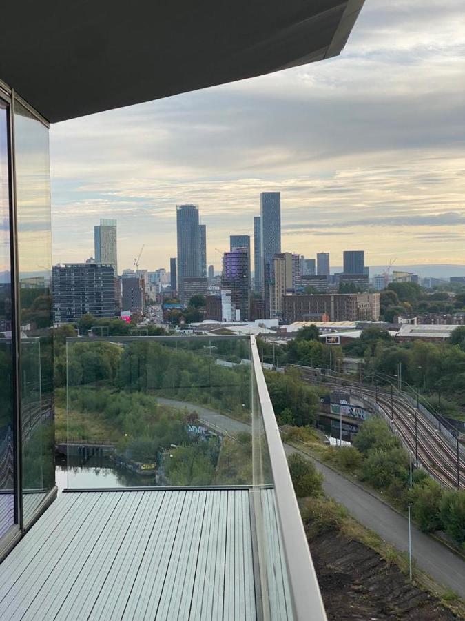 Penthouse With Balcony Views Apartment *