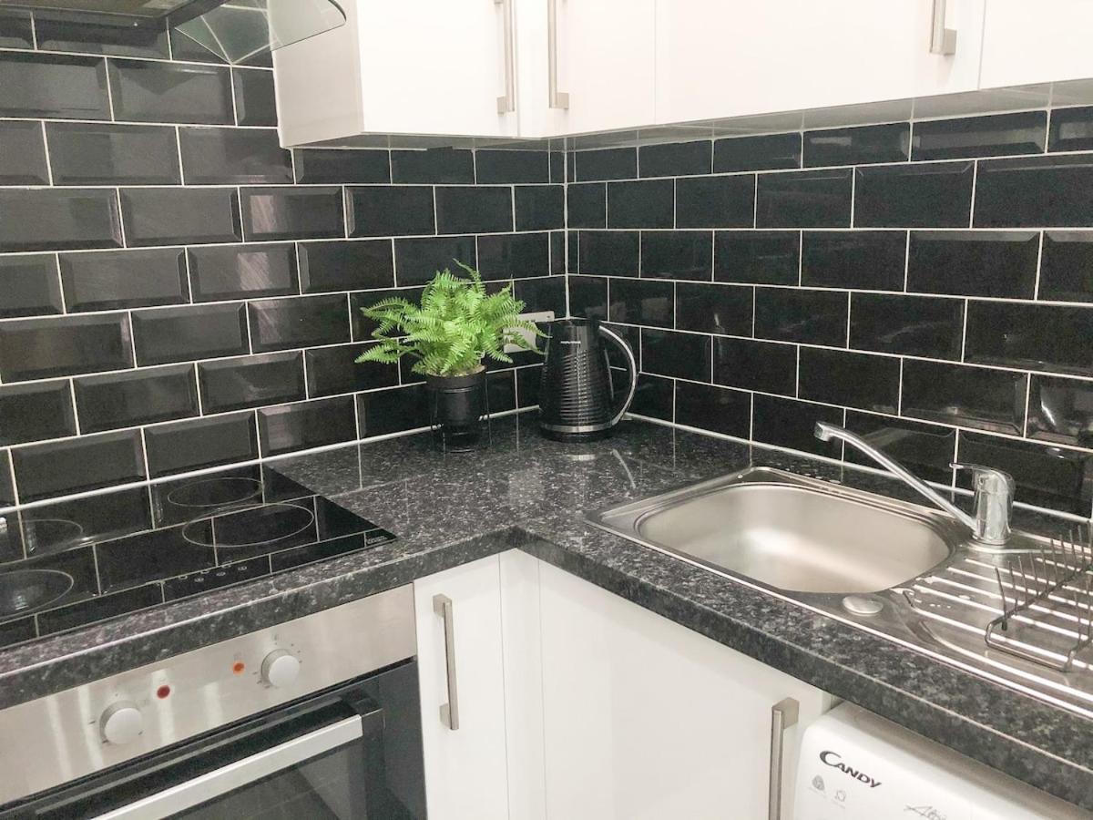 Apartment Spacious 2bed With Free Parking! 15min To & Christie Nhs *