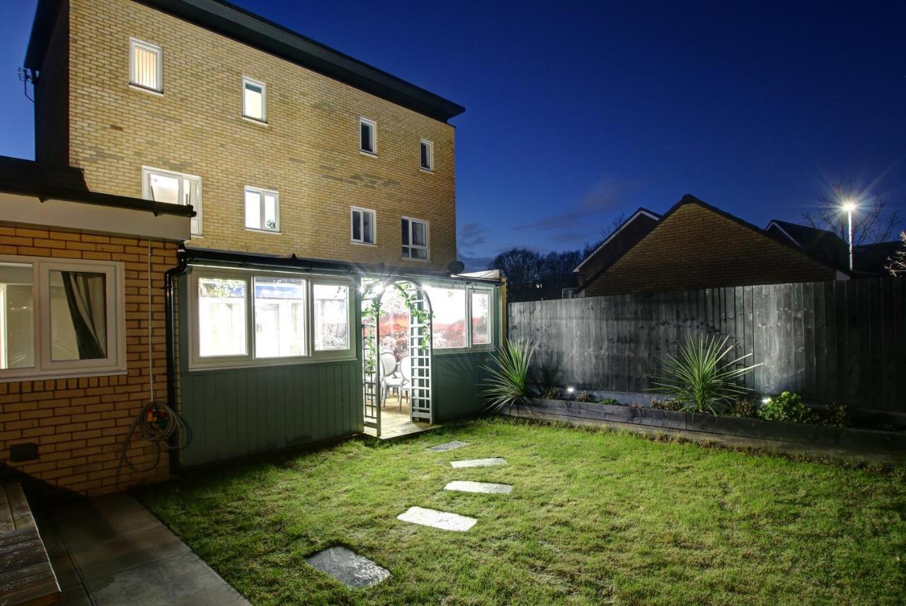 Riverside Villas Holiday home