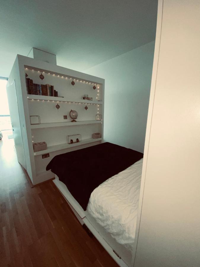 Waterfront View Studio Apartment Man Utd Stadium Apartment Manchester