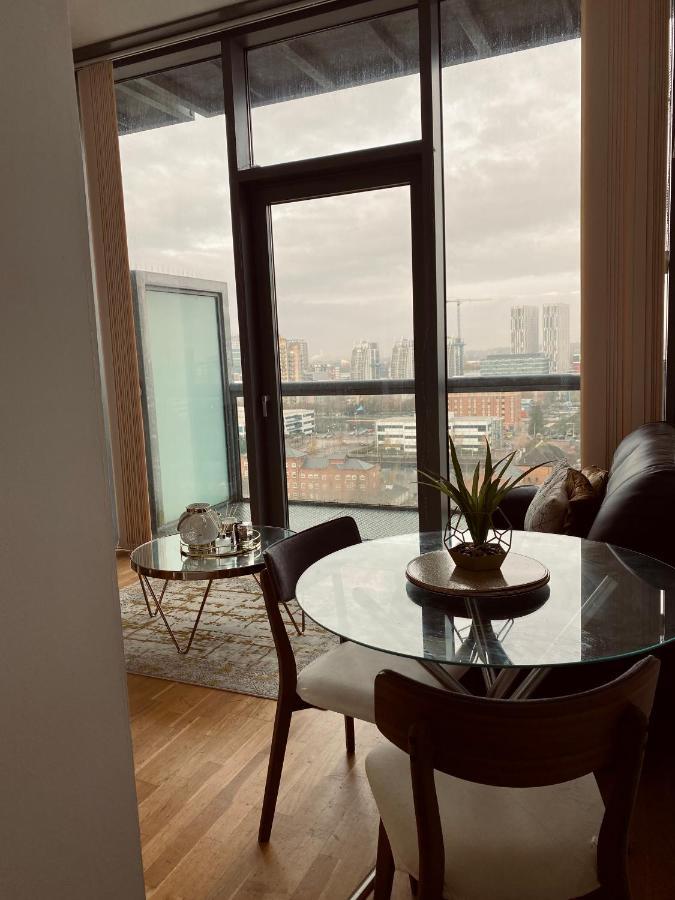 Apartment Waterfront View Studio Apartment Man Utd Stadium *